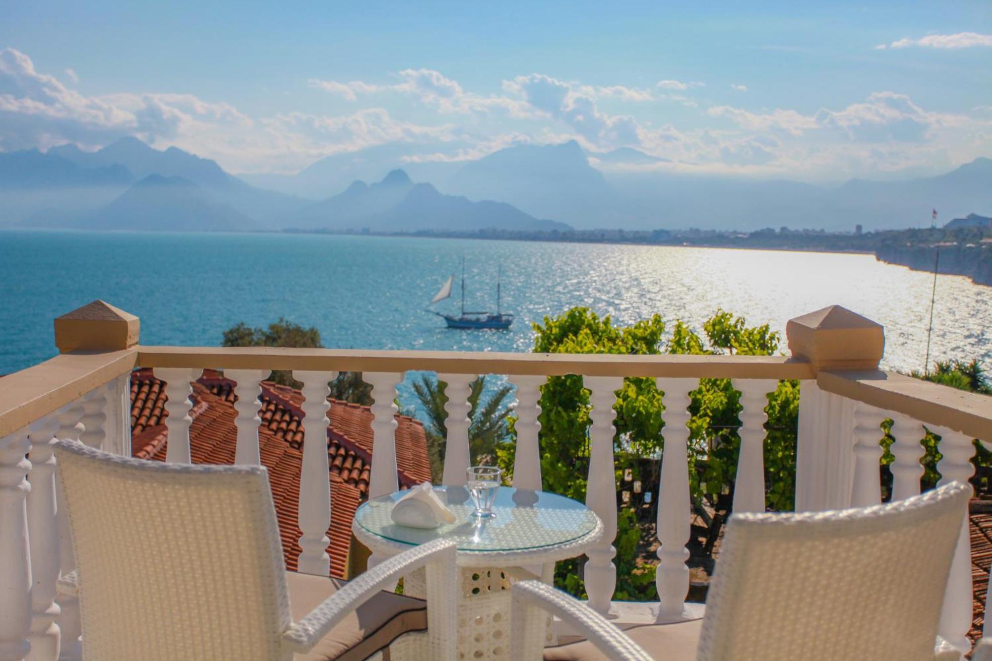 Bacchus Pension Antalya Eksteriør bilde